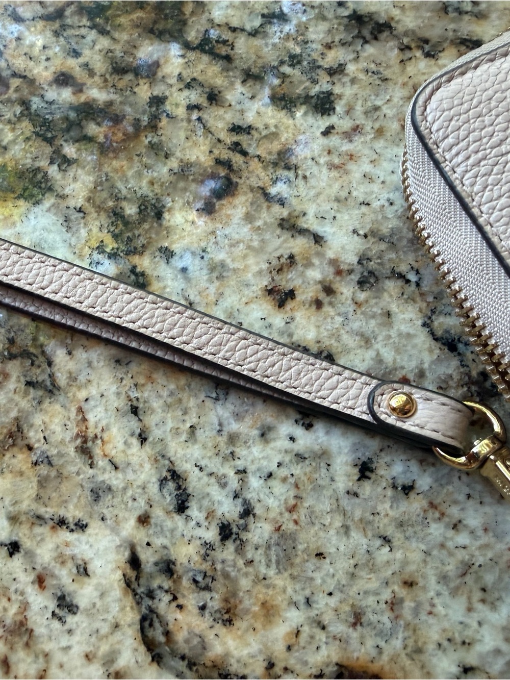 MICHAEL KORS Pale Pink Pebbled Leather Wristlet Wallet - Picture 5 of 7